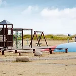 6 Person On A In Prázdninový dům